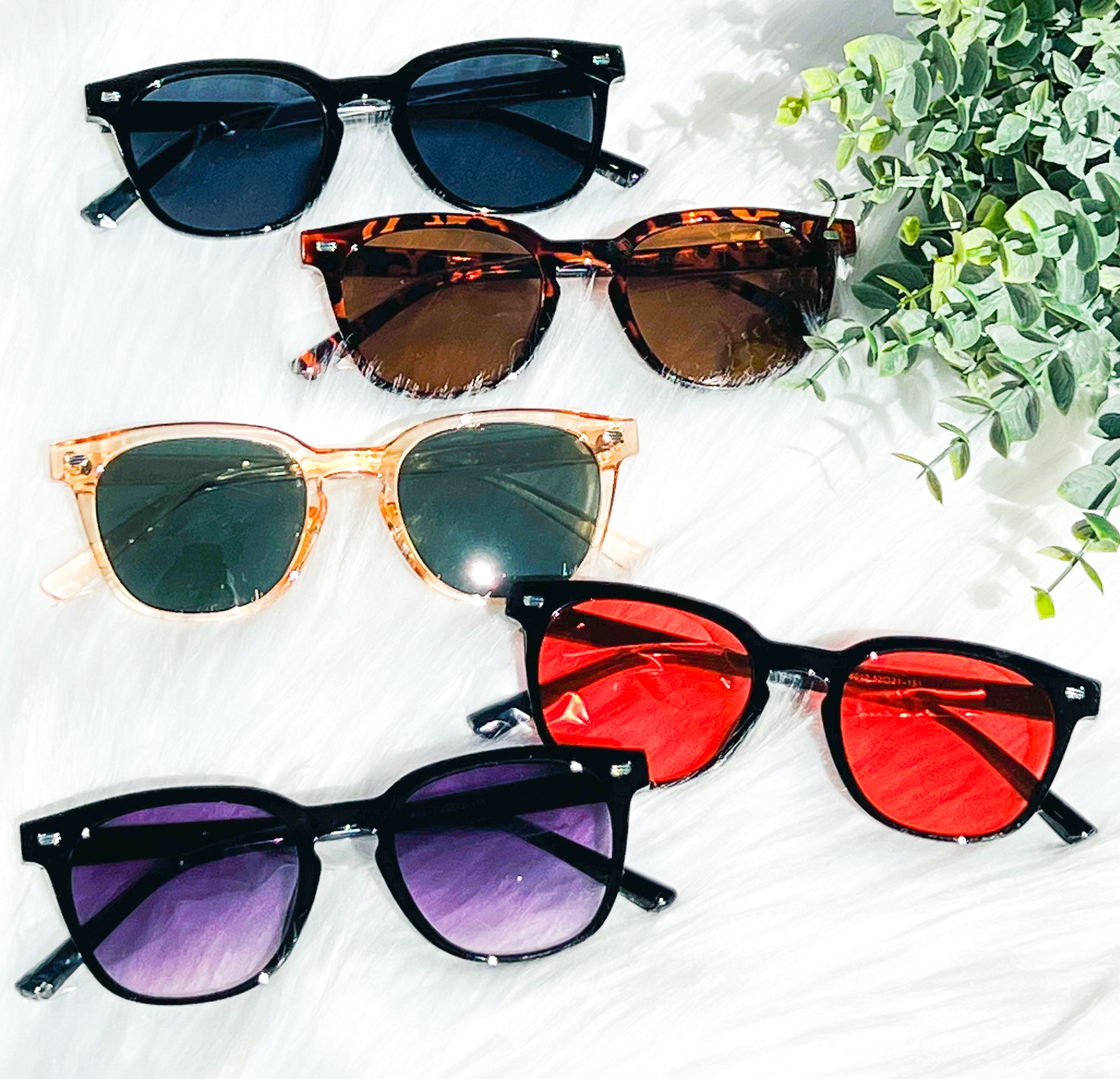 Women’s Sunglasses - 1 pair