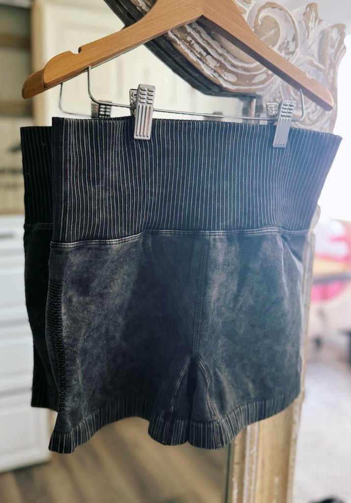 High Waisted Seamless Shorts