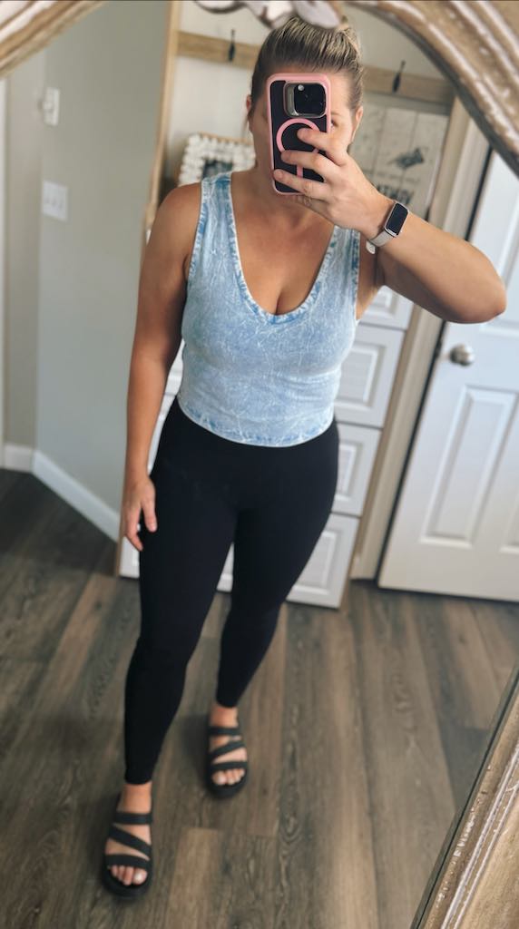 Zenana WASHED COTTON V-NECK SLEEVELESS TOP