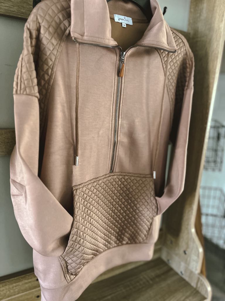 QUINN QUILTED HALF ZIP PULLOVERS-
