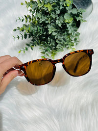Women’s Sunglasses - 1 pair