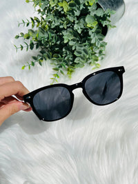 Women’s Sunglasses - 1 pair