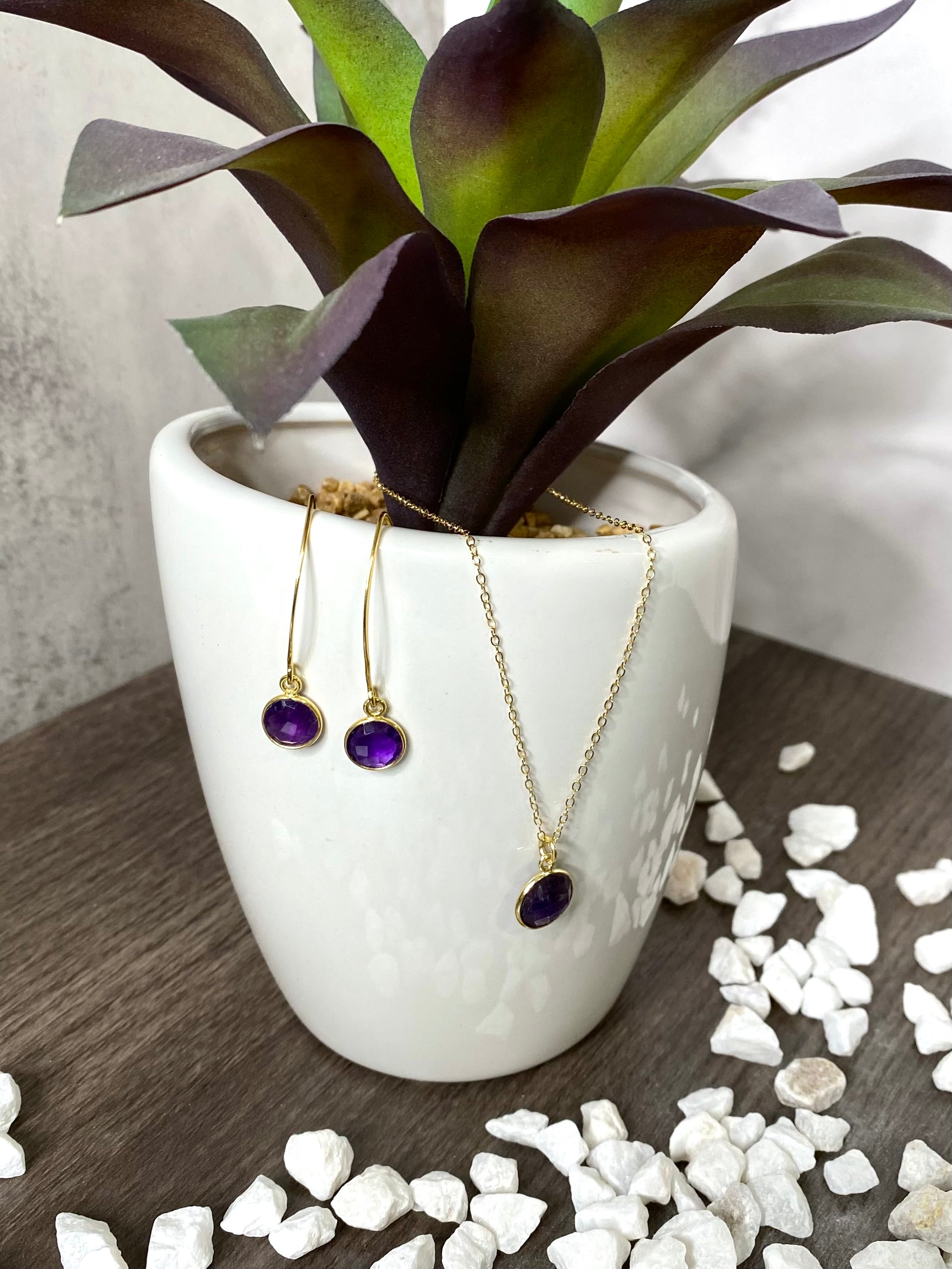 Round Amethyst Necklace in Gold