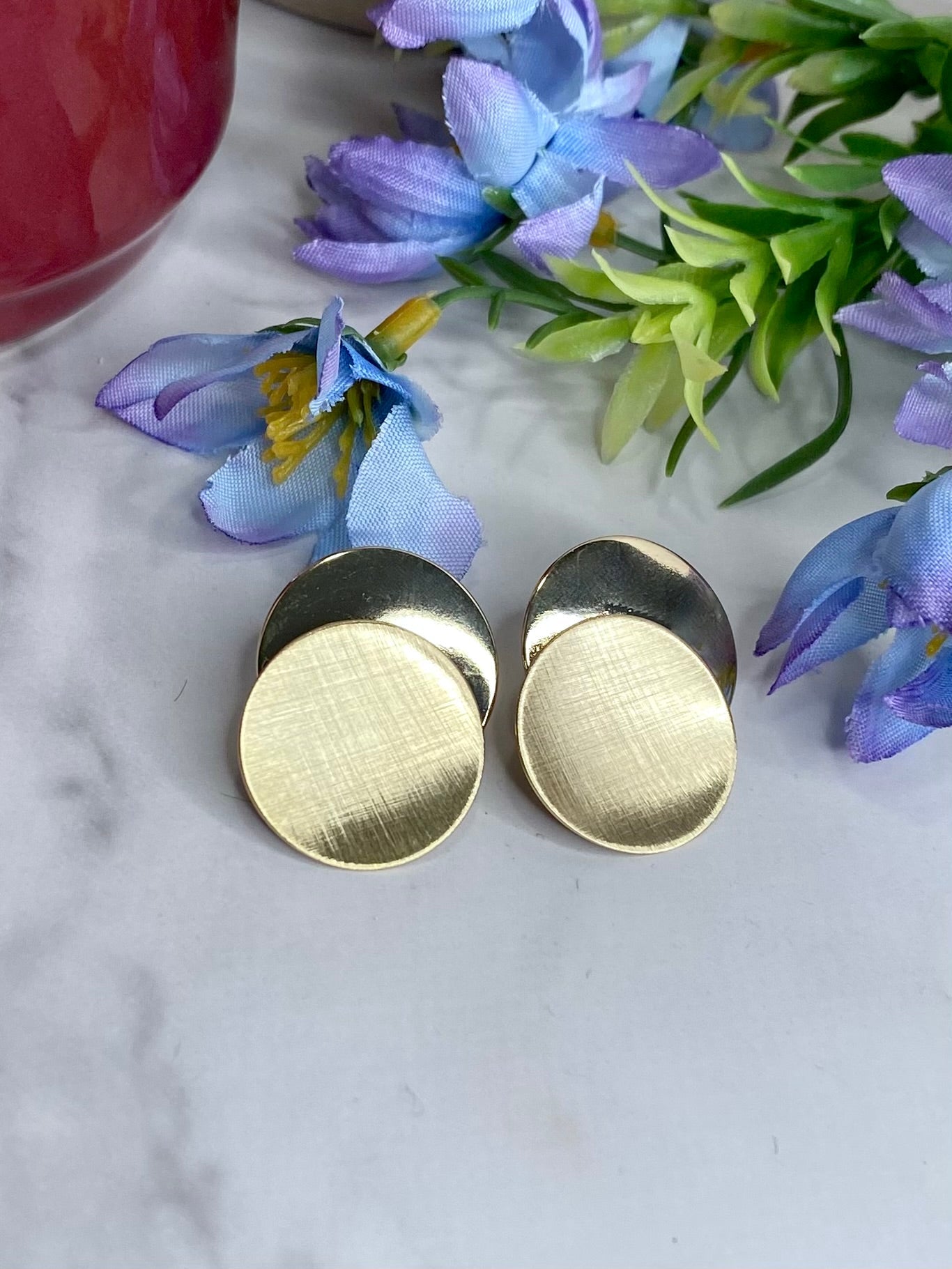 Brushed And Polished Disc Stud Earrings in Gold