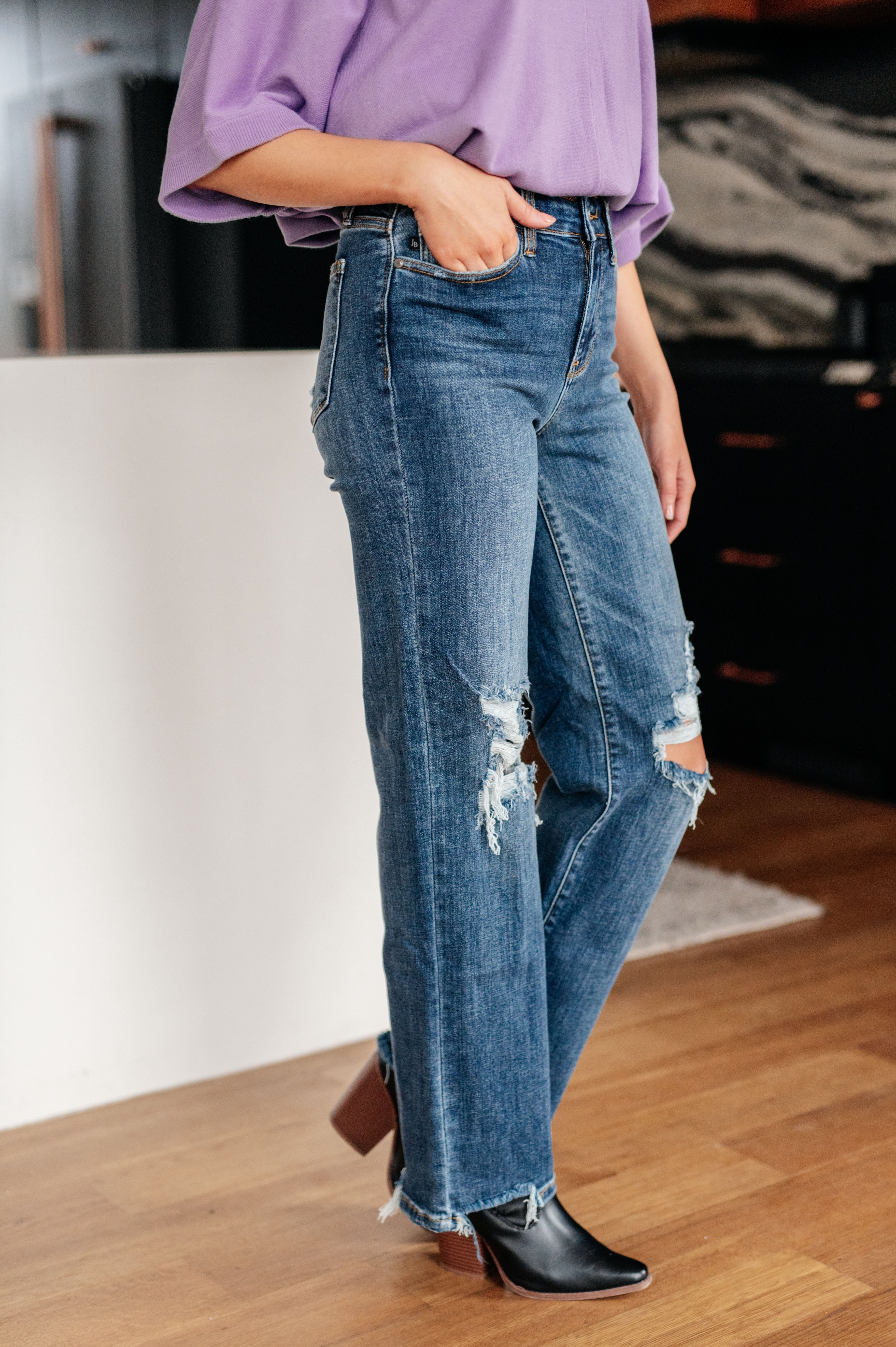 Judy Blue Rose High Rise 90's Straight Jeans in Dark Wash - The Sapphire Star