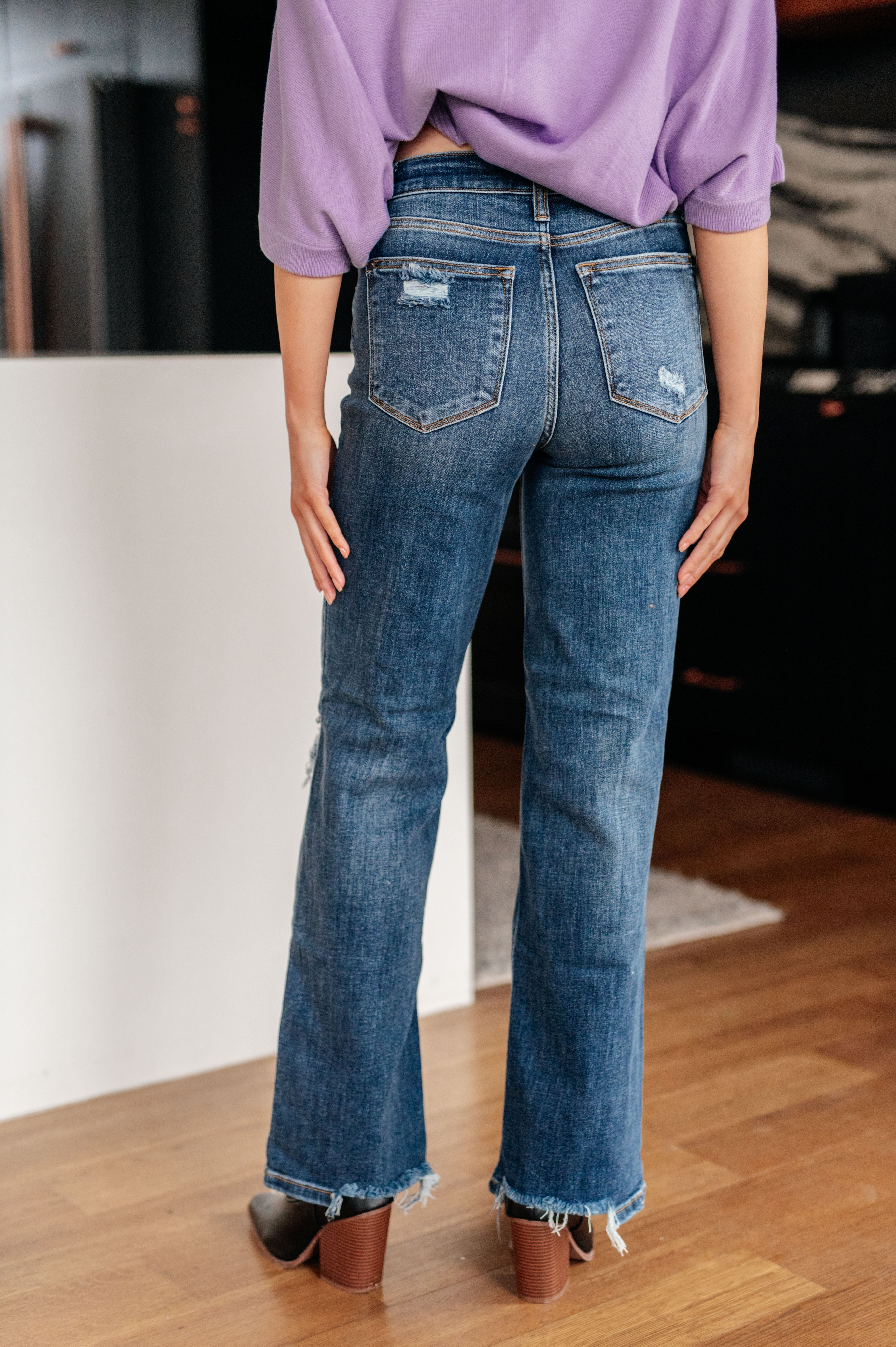 Judy Blue Rose High Rise 90's Straight Jeans in Dark Wash - The Sapphire Star