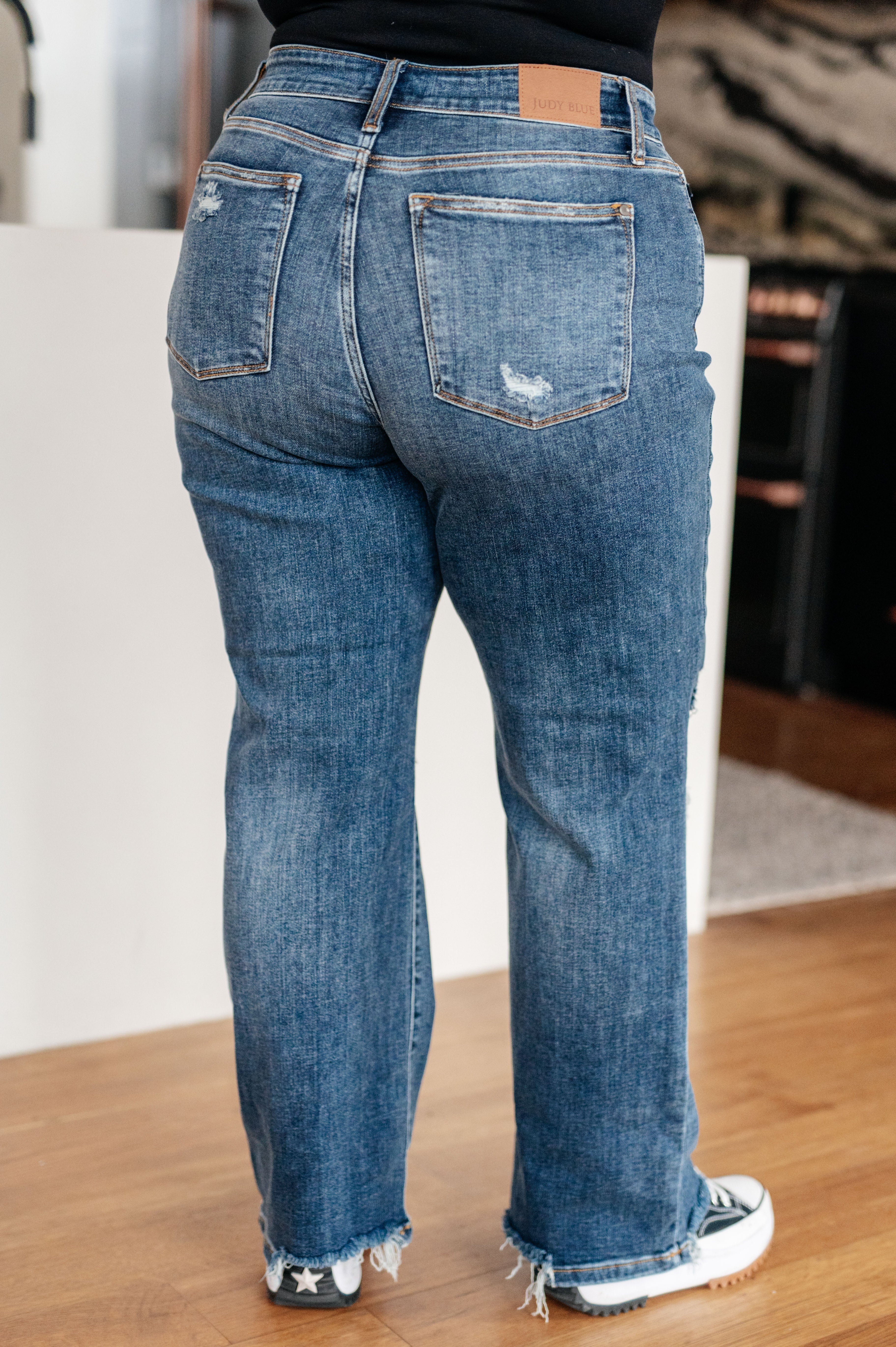 Judy Blue Rose High Rise 90's Straight Jeans in Dark Wash - The Sapphire Star