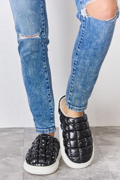 Black / 6