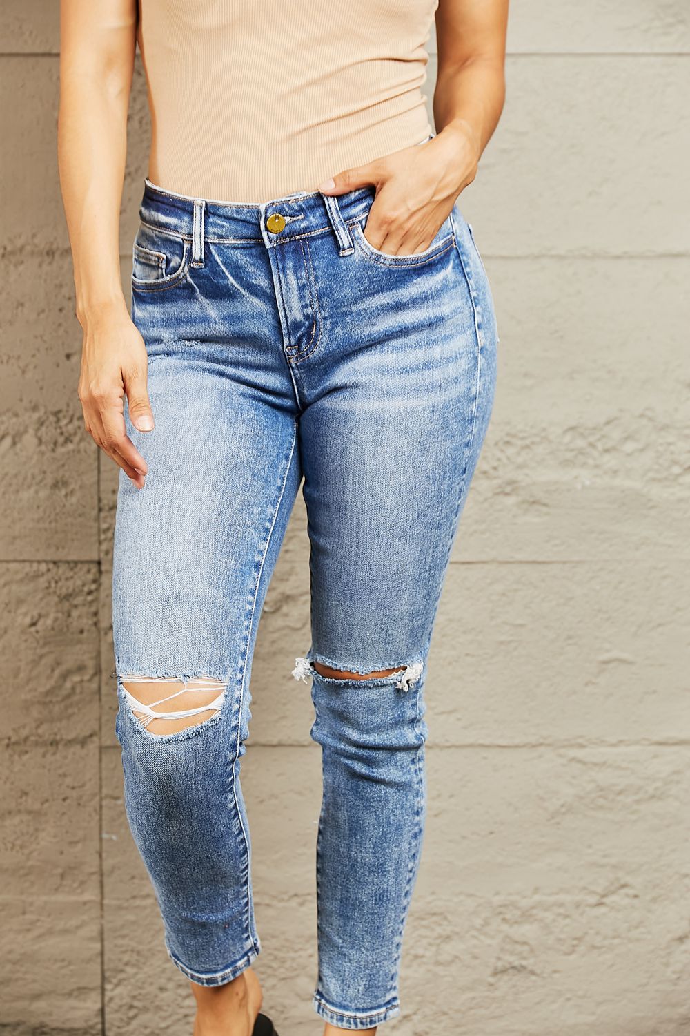 BAYEAS Mid Rise Distressed Skinny Jeans - The Sapphire Star