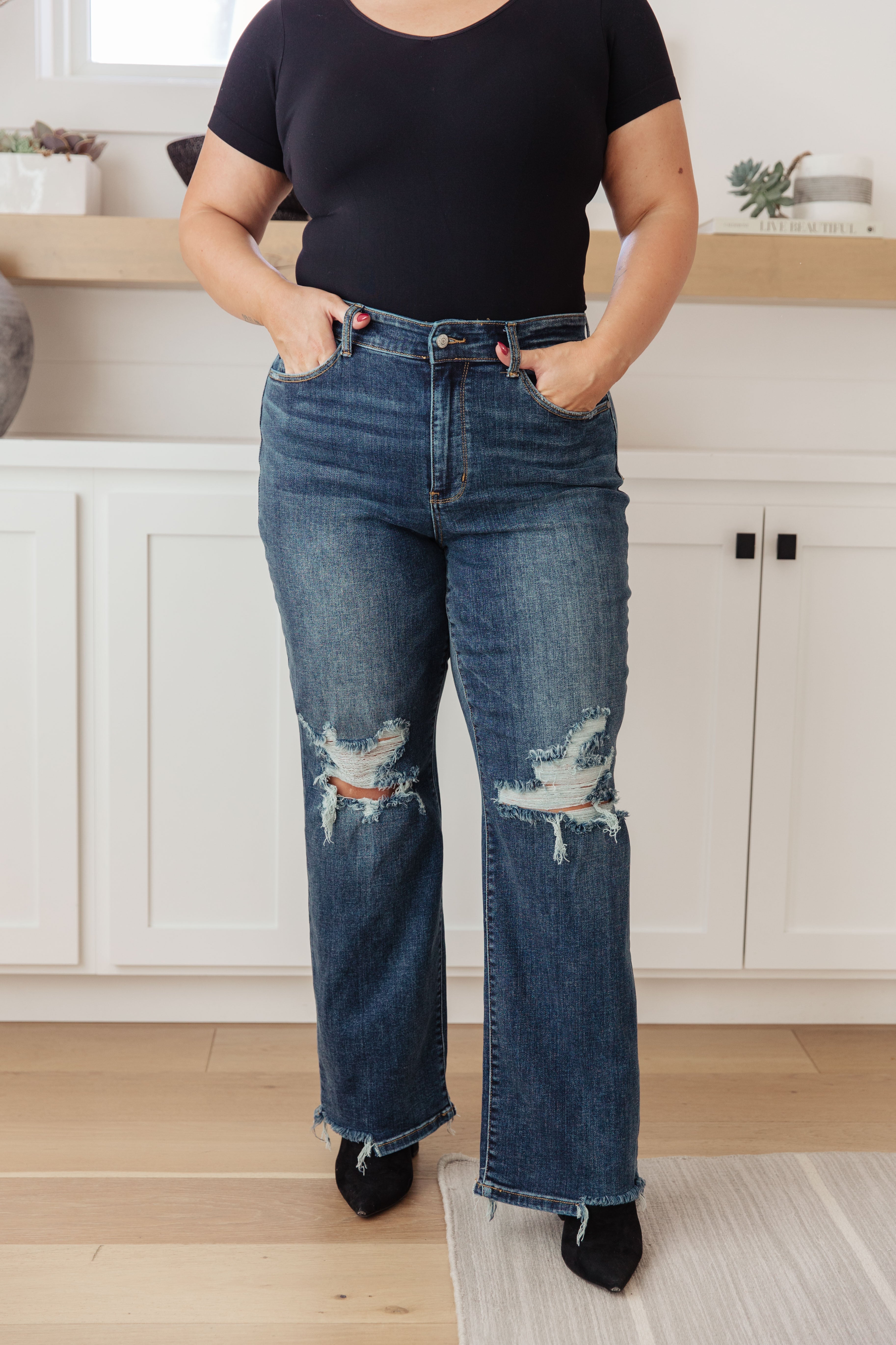 Judy Blue Rose High Rise 90's Straight Jeans in Dark Wash - The Sapphire Star