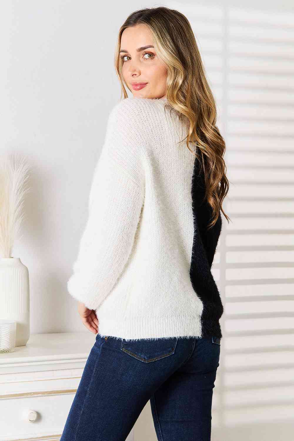 Woven Right Contrast Button-Front V-Neck Cardigan - The Sapphire Star