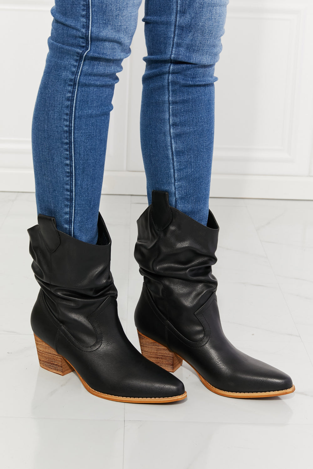 MMShoes Better in Texas Scrunch Cowboy Boots in Black - The Sapphire Star